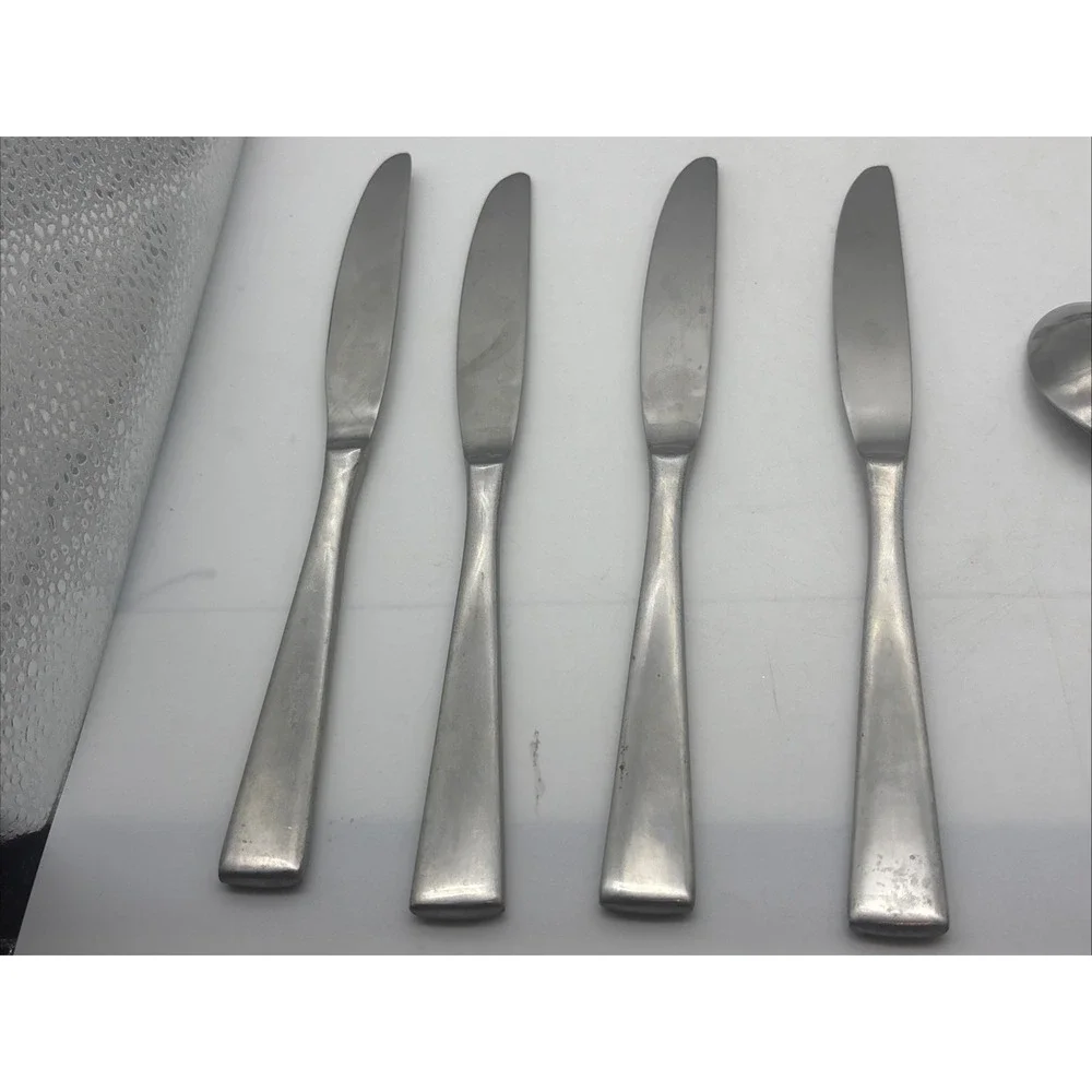 Hampton Silversmiths 235 Stainless Flatware Mixed Set Knives Forks Spoons -22pcs